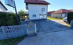 Apartmani Denis
